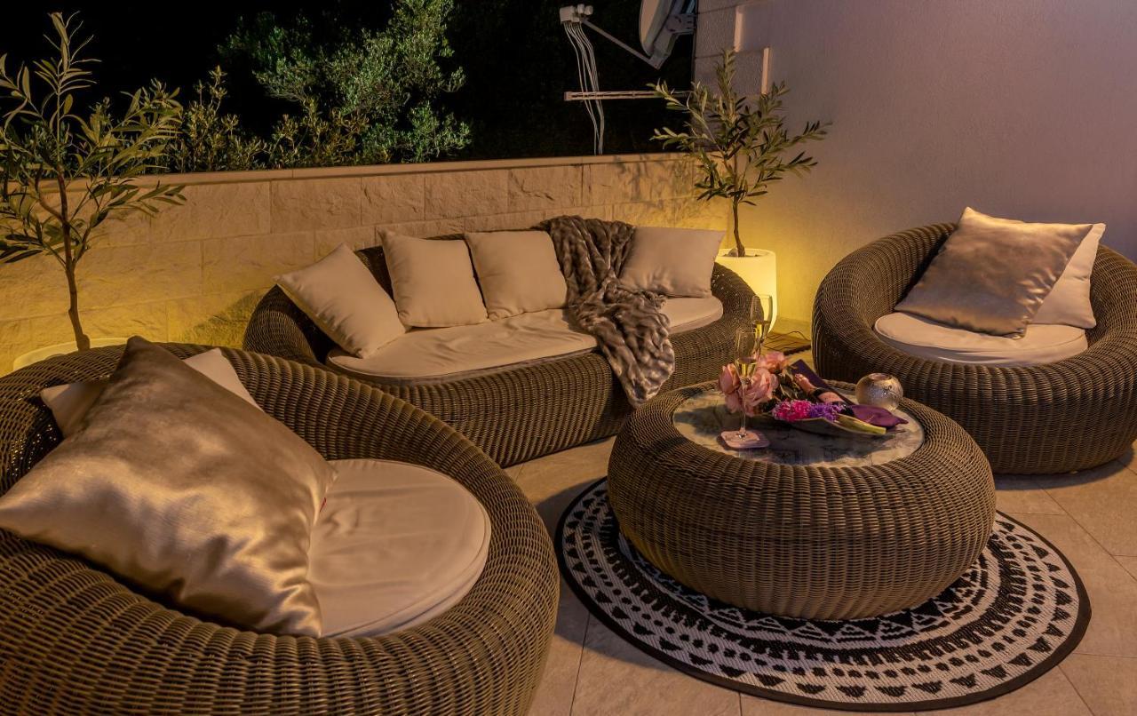 Uniquely Designed Villa Ivana With Outdoor Jacuzzi Nearby The Pebble Banje Beach At The Island Of Solta Rogač 外观 照片